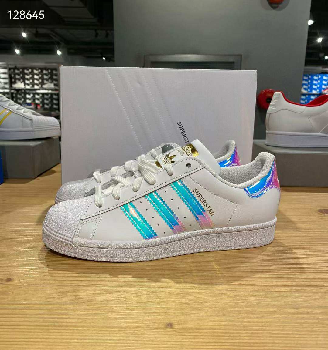 adidas阿迪达斯 superstar j女子白粉经标贝壳低帮休闲板鞋fv3139