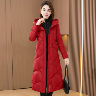红色羽绒服女款2023新款秋冬季时尚洋派高端品牌白鸭绒中长版棉服