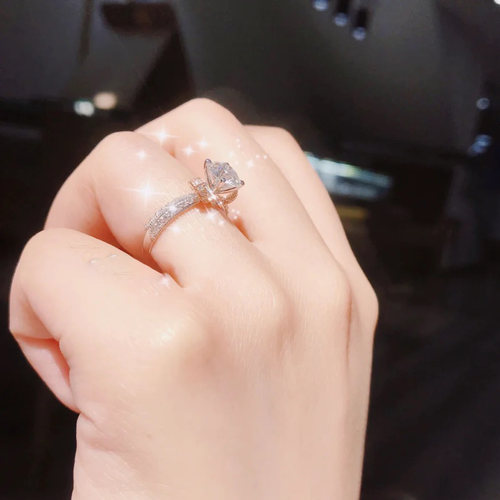 18K金定制美国进口D色莫桑钻石白金戒指，碟结经典四爪钻戒