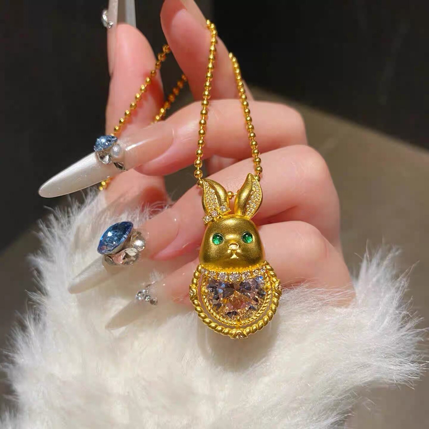 水贝古法黄金芝芝瑞兔黄金吊坠女镶嵌莫桑钻足金999项链送礼物