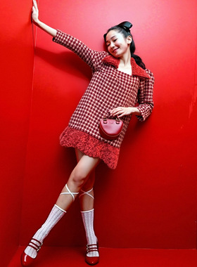 LASS LIZ原创独家设计2026新年新款小香喜庆红色格子宽松裙式外套