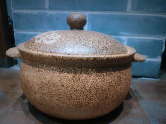 平定冠窑砂器3号砂锅图片色或深或浅