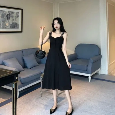 桔梗中长裙夏吊带女连衣裙2024法式茶歇复古过膝气质小个子小黑裙