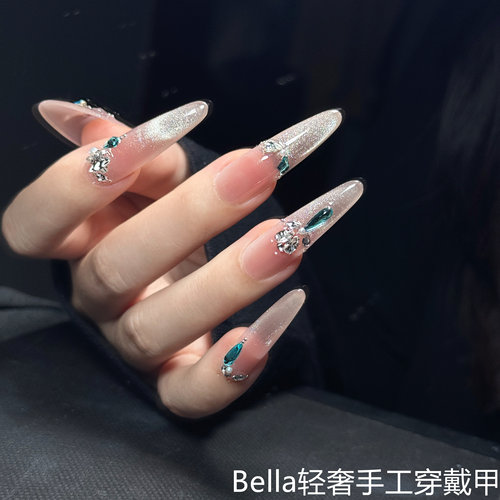 纯欲风猫眼爆闪水滴蓝钻手工美甲