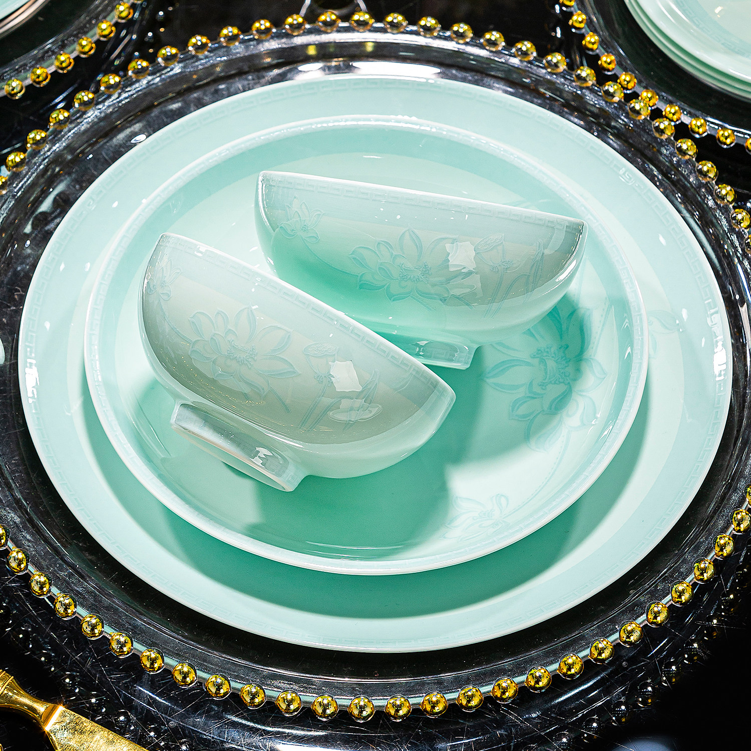 高端礼盒碗碟套装家用景德镇釉下彩青瓷轻奢陶瓷餐具高岭土乔迁