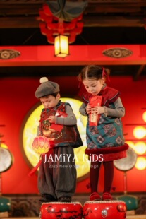 Jamiya女童连衣裙2025秋冬款儿童洋气新中式拜年服兄妹装马甲背心