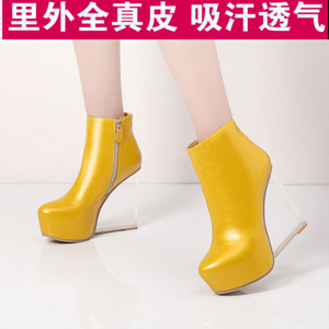 恨天高真皮坡跟短靴高品质低退货
