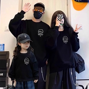 不一样亲子装一家三口四口2025新款母女装炸街卫衣秋冬季高端衣服