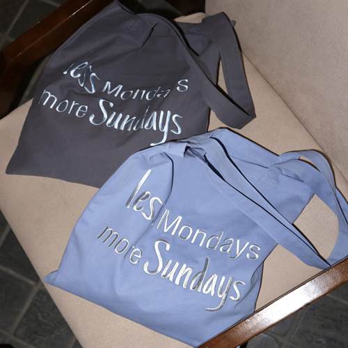 小众设计刺绣通勤大容量帆布包