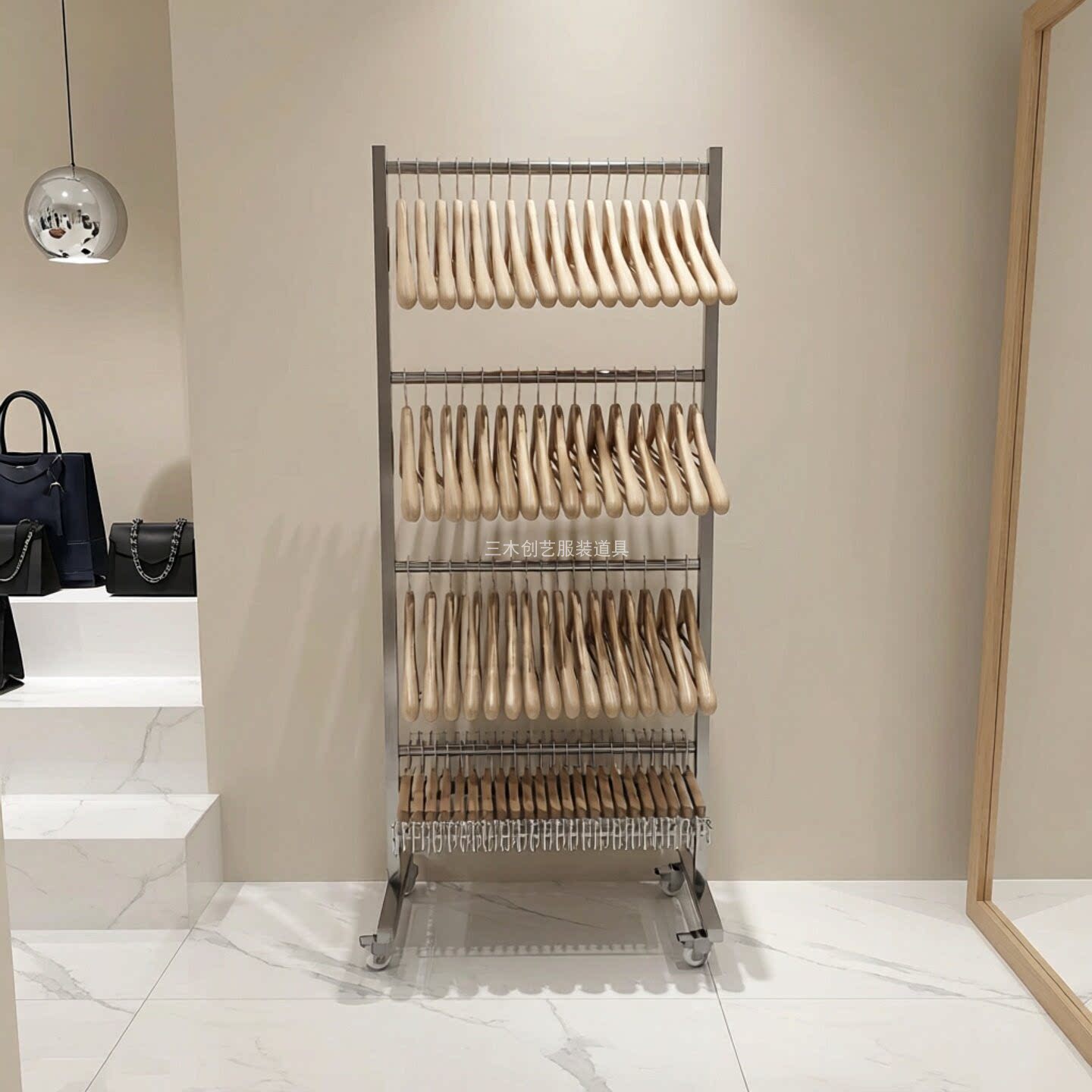 服装店不锈钢带轮落地裤架收纳架图片