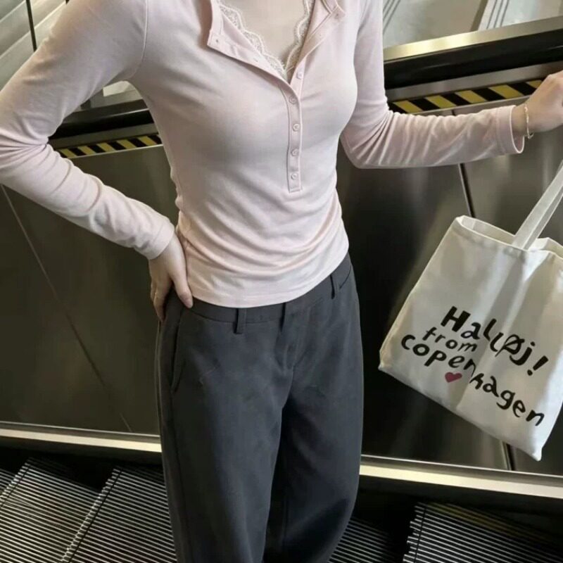欲温柔秋季蕾丝V领新款减龄T恤打底显瘦拼接假两件上衣纯修身长袖