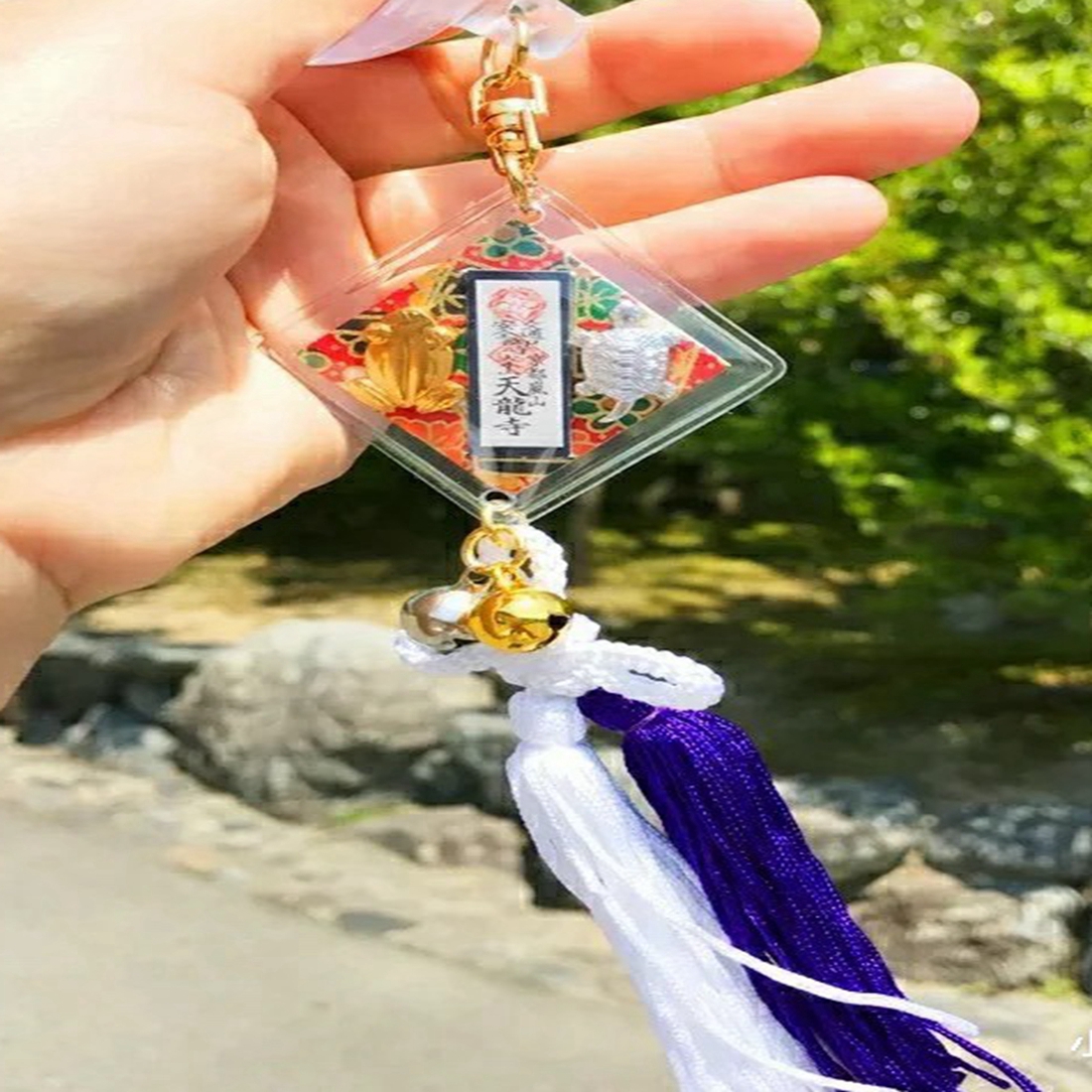 天龙寺汽车挂金龟保平安一路顺风