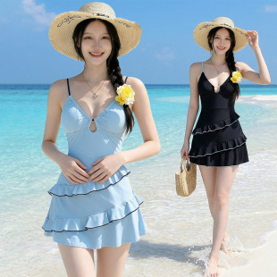 2026新款 海岛度假温泉 泳衣女高级感纯欲露背小胸遮肚显瘦保守裙式