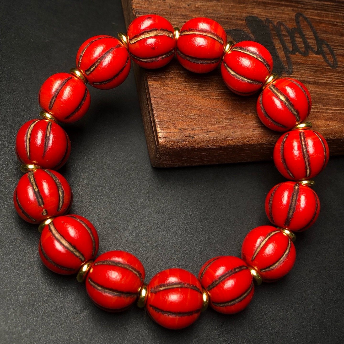 藏传喜马拉雅老琉璃雪巴珠手串风化纹红色瓜珠单圈手链