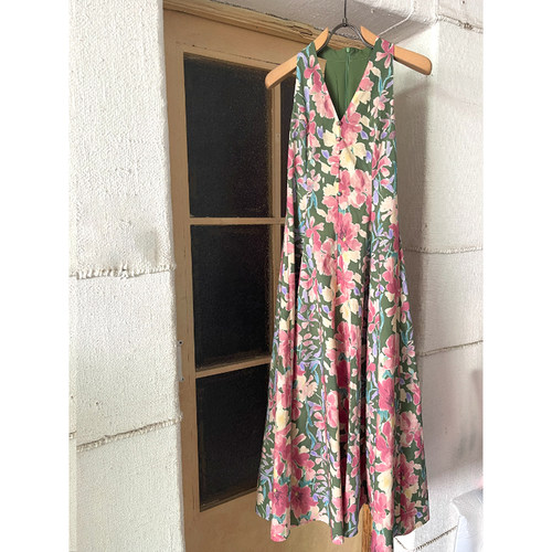 法式名媛V领修身显瘦度假风女夏甜美减龄印花复古中长款连衣裙