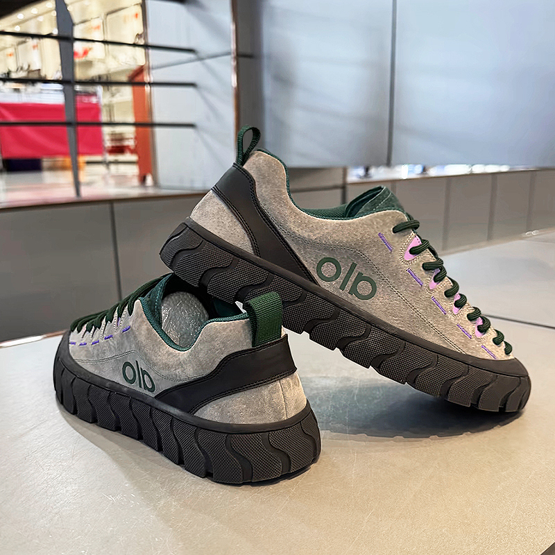 冬季透气男鞋2025新款青少年运动网面平板鞋休闲跑步上班工作潮鞋