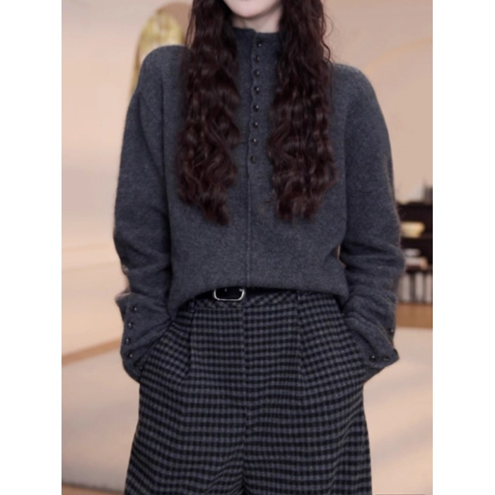 级感半高领宽松上衣长袖毛衣