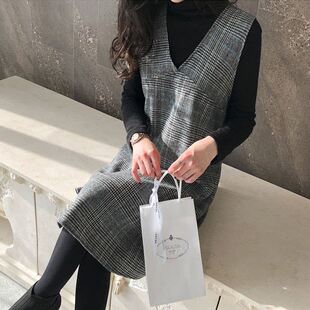 轻奢胖mm大码连衣裙2026秋冬季百搭格子毛呢背心V领中长款马甲裙