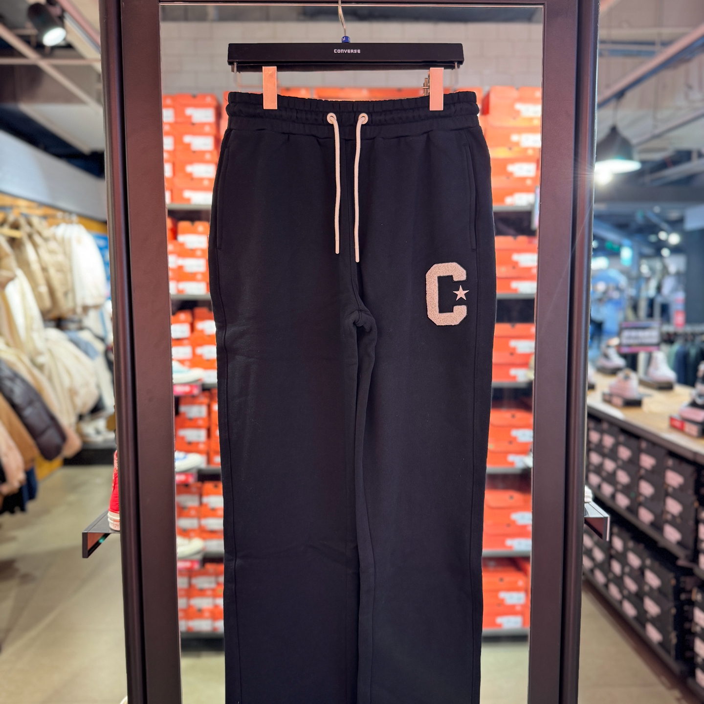 匡威秋冬款男子黑色中腰系带薄绒直筒休闲长裤10026554-A01