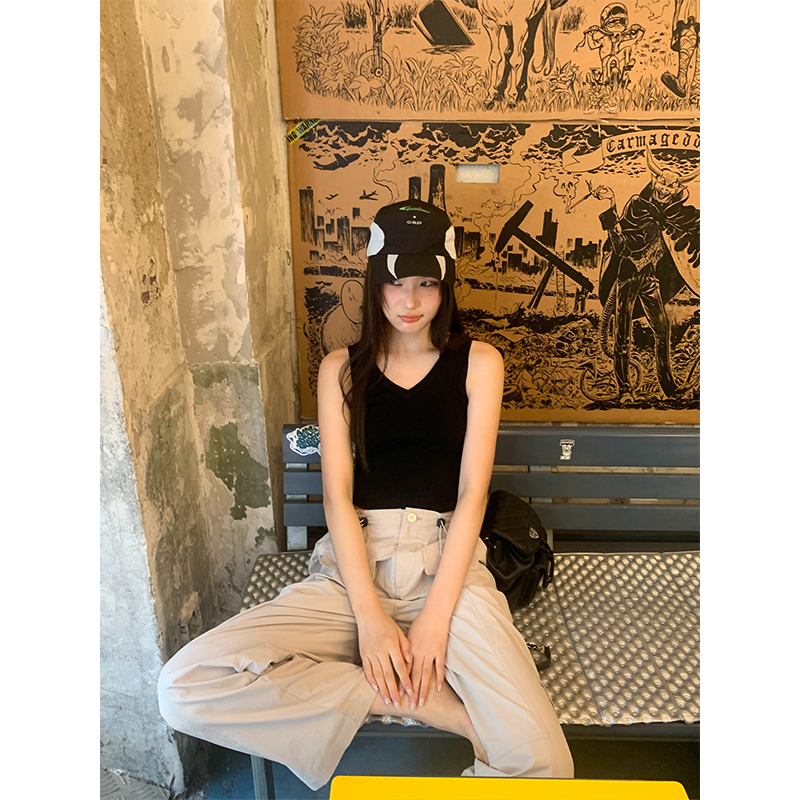 细坑条你好卡农女V领背心肌理感