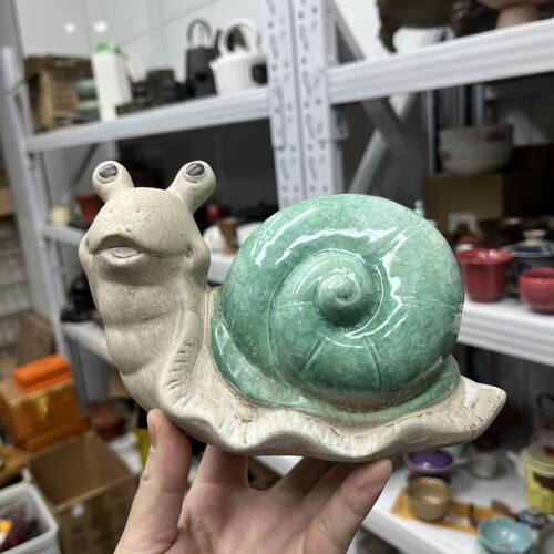 陶瓷动物摆件蜗牛长度18公分微瑕