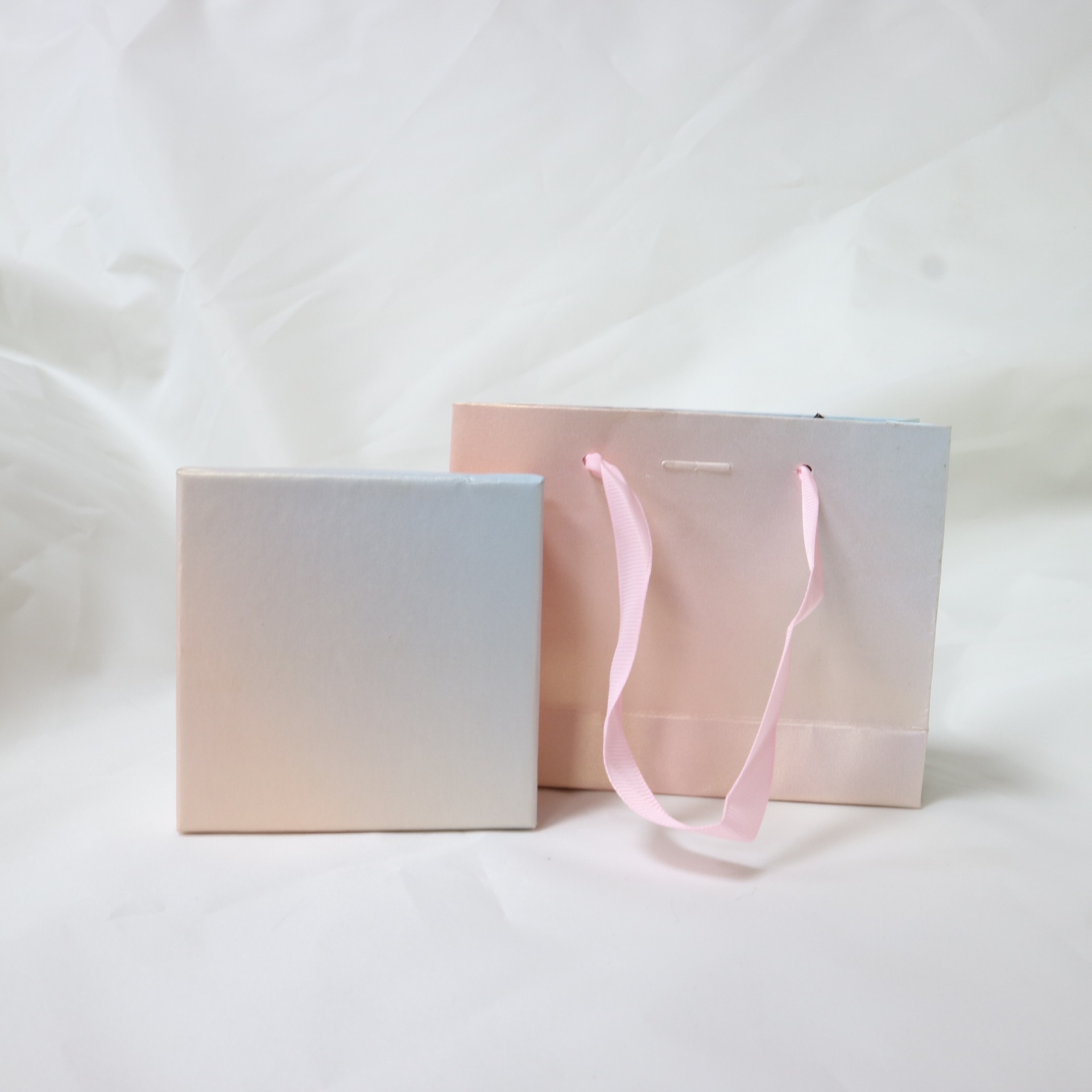 手提袋纸袋定制LOGO豪华高品质纸质礼品袋带丝带手柄矩形购物包装