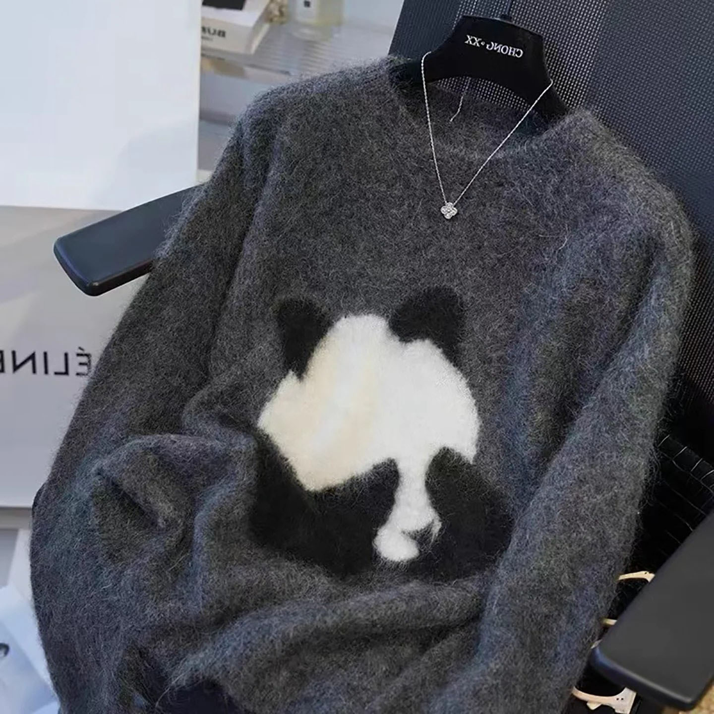 秋冬季新款圆领提花针织衫女宽松针织刺绣熊猫打底衫长袖毛衣爆款