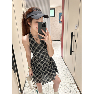 WANNANKE 港岛来信 简约小设计感V领格纹收腰背心裙
