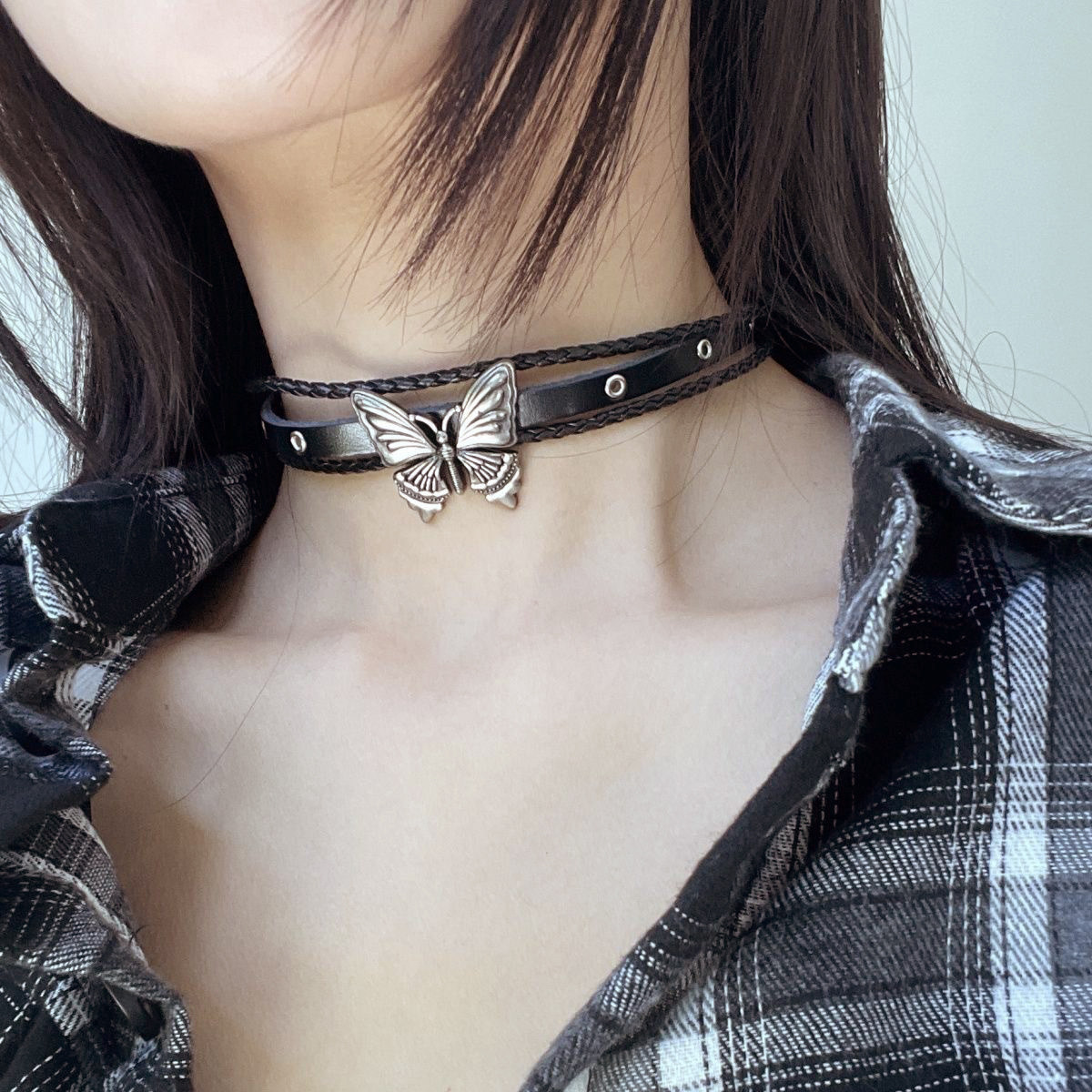 Y2K 청동 나비 가죽 목걸이 CHOCKER HOT GIRL SUBCULTURE 밀레니얼 레트로 틈새 MAILLARD 유럽과 미국의 트렌드