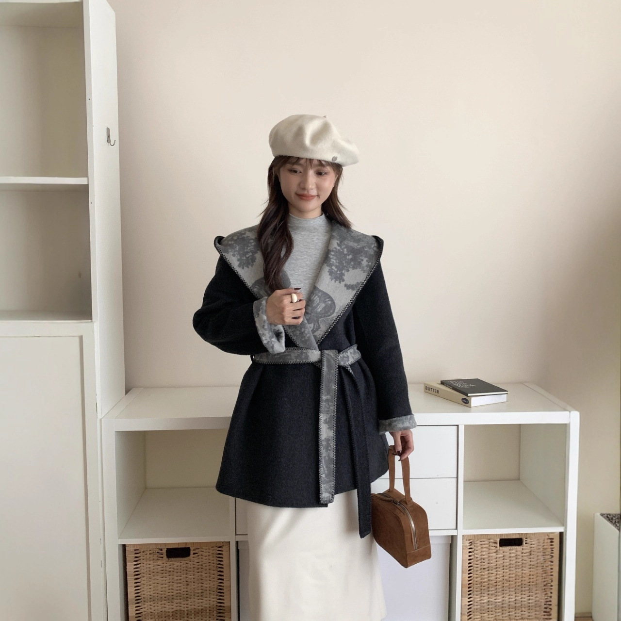 2025秋冬高端印花连帽双面羊毛呢大衣宽松系带女短款羊毛呢外套厚