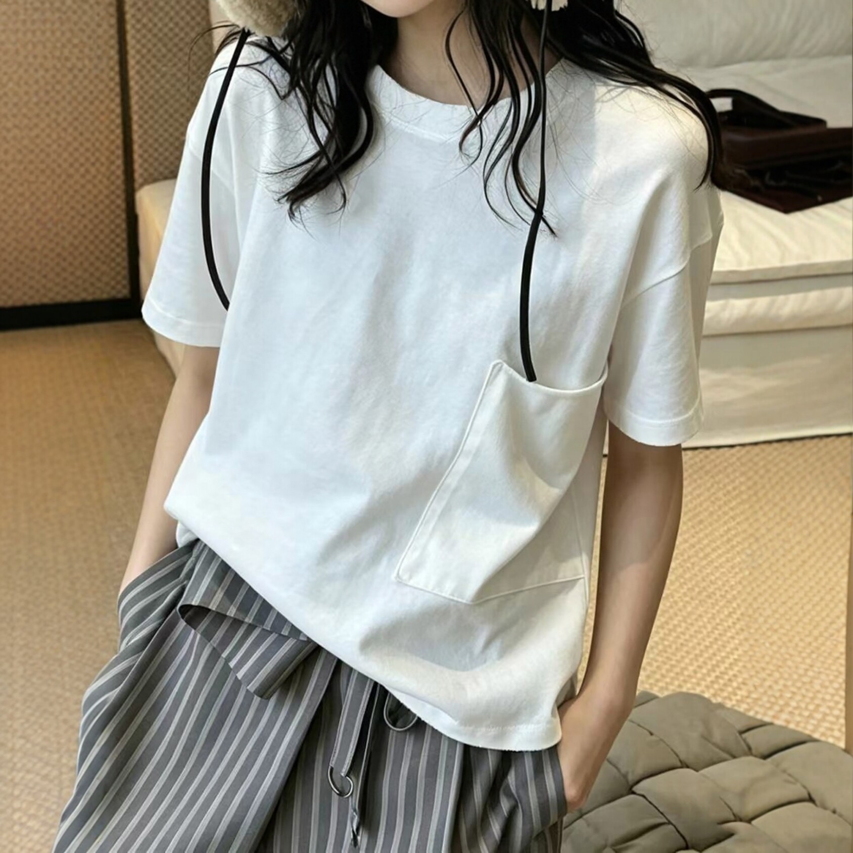 夏季宽松大码白色口袋设计感短袖T恤女夏季夏日炸街独特漂亮小衫