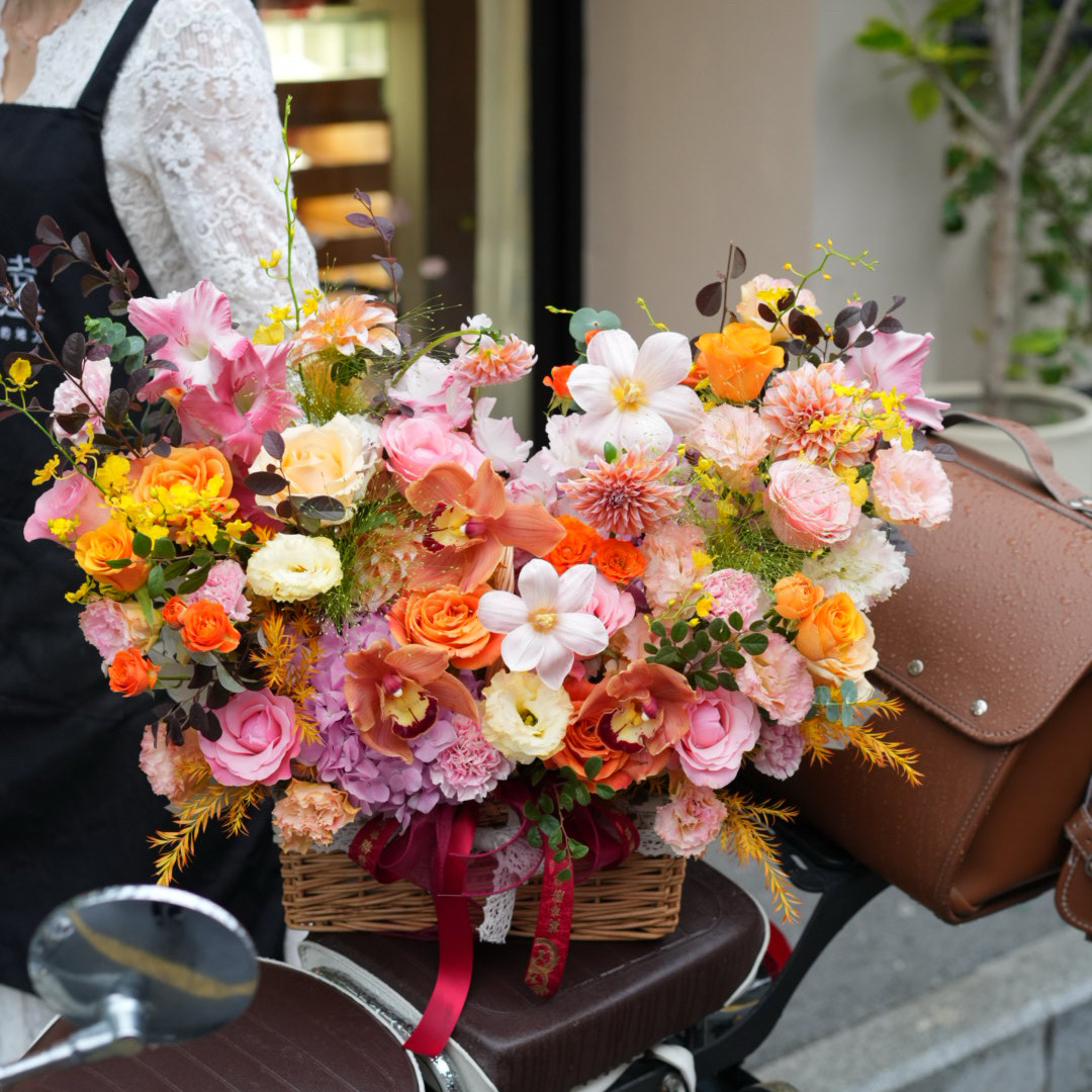 南京鲜花店 绣球特色花篮 同城花店速递生日花束玫瑰礼篮