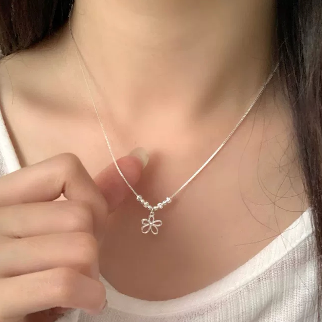 《童梦•小花花》S925纯银缕空花朵项链女轻奢复古小众设计锁骨链