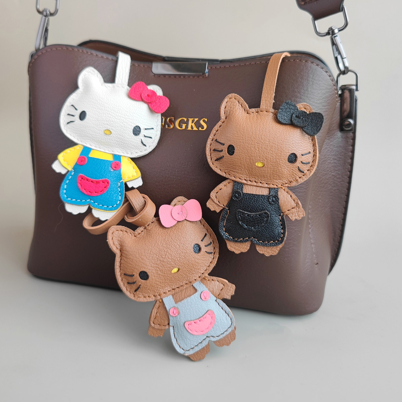 法羊皮包包挂件高级感女生礼物汽车钥匙扣小饰品配饰书包背包挂饰