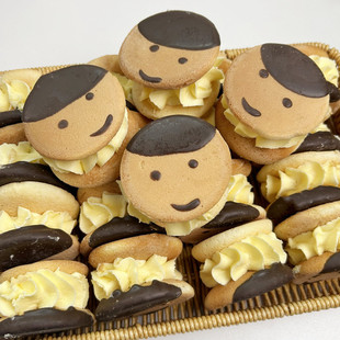 8090童年怀旧老式娃娃脸蛋糕硬奶油蛋糕笑脸夹心蛋糕传统小吃零食