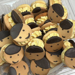 老式奶油笑脸蛋糕娃娃脸奶油夹心蛋糕硬夹心饼干8090传统怀旧面包