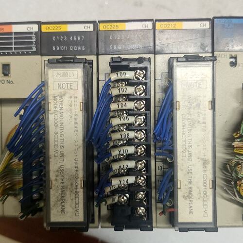 议价PLC输模块C200H-OC225C200HOC225C200HOC225OC225