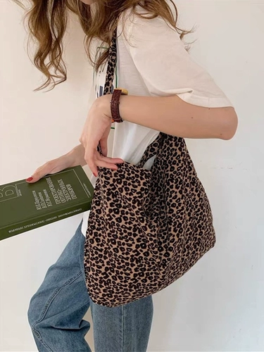 Корейская леопардовая травяная сумка Снарпад Песня Huiqiao Bai Li Lily Kong xiaooshen одинаковое плечо кросс -мешки с легкими эмис ванадные сумки