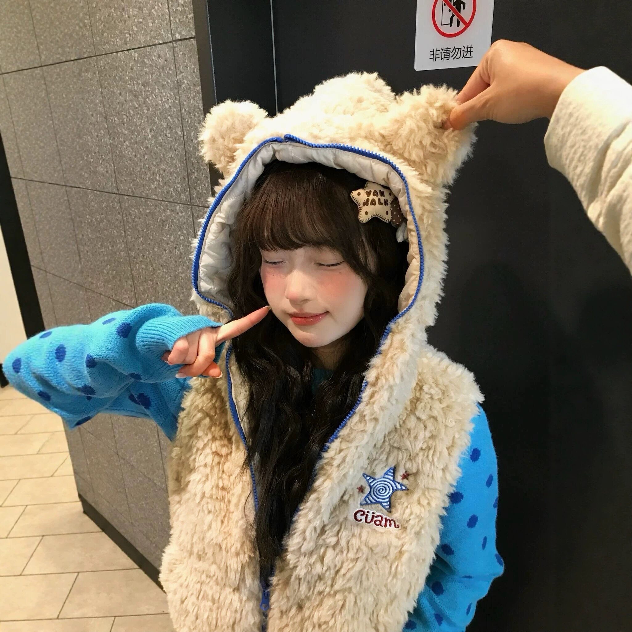 叠穿神器！可爱小熊连帽羊羔毛马甲女冬季加厚棉服外套毛绒绒背心