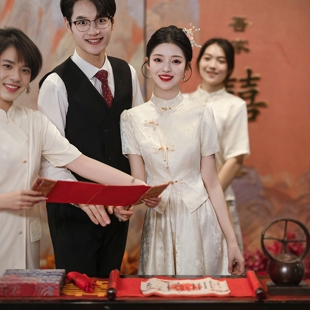 海棠记香槟色订婚旗袍小个子新中式结婚礼服连衣裙敬酒服新娘套装