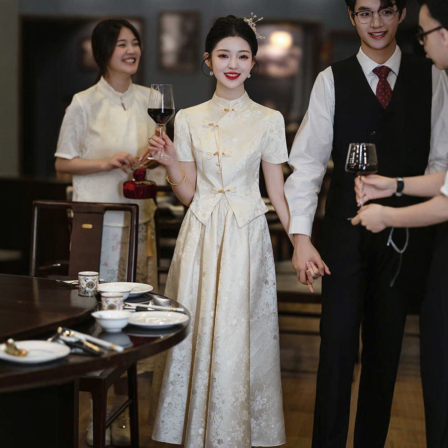 海棠记香槟色订婚旗袍小个子新中式结婚礼服连衣裙敬酒服新娘套装