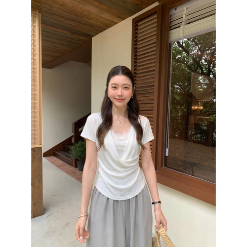 温柔风蕾丝拼接假两件u领短袖T恤