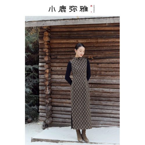 小鹿弥雅《煎茶》原创新中式小立领收腰无袖格纹毛呢旗袍连衣裙