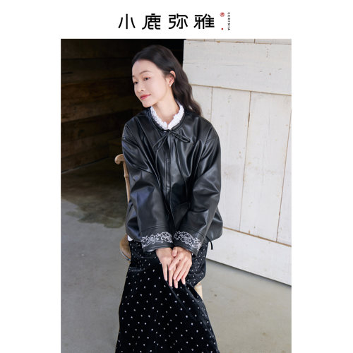 小鹿弥雅《菊》新中式刺绣圆领长袖系带皮衣春秋