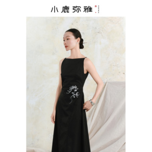 小鹿弥雅《菊》系列原创设计印花一字领吊带收腰连衣小黑裙夏