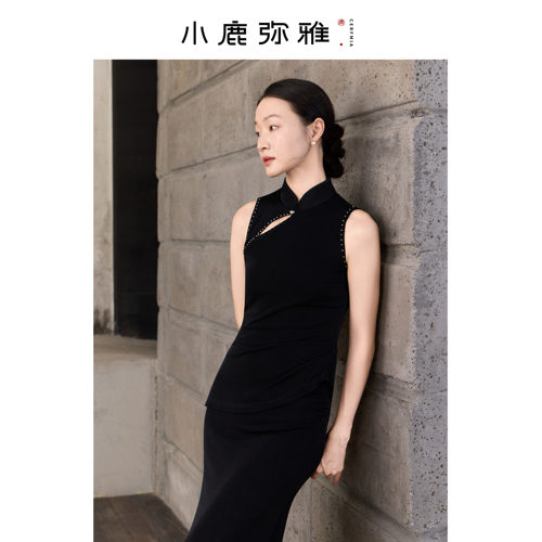 小鹿弥雅《琴瑟》原创新中式手工钉珠醋酸针织不规则上衣半身裙
