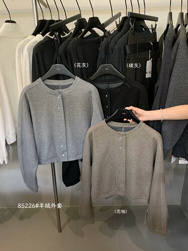 HXL85226韩系新款圆领外套纽扣女宽松显瘦百搭休闲上衣女简约2026