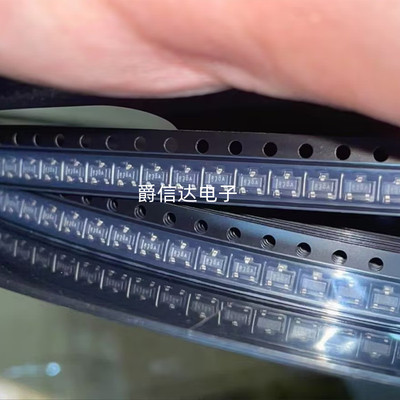 全新原装 REF3012AIDBZR REF3012AIDBZ 丝印R30A 电压基准芯片