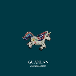 胸花女 官兰手工刺绣小白马胸针女印度丝徽章简约时尚