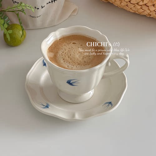 ins风手绘蓝色飞鸟浮雕咖啡杯